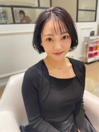 カラー ELLE salon 西梅田 小顔カットのヘアスタイル