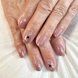 ネイル キャンアイドレッシー六本木店所属・MIKA／耳ツボ ／マグネットネイルのネイルデザイン