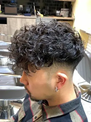 パーマ メンズ RIN／韓国ヘア レイヤーカットのヘアスタイル