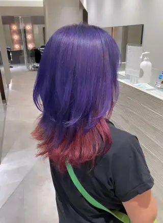 セミロング カラー サキ🤍ハイトーン 🩰くびれ巻きヘアのヘアスタイル