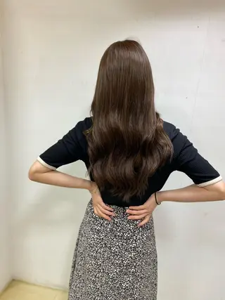 セミロング カラー ヘアアレンジ メンズ キッズ ネイル マツエク・マツパ アイブロウ 🌟ブリーチ特化型 ハイトーンカラー🌟のヘアスタイル