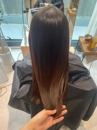 i.+OSAKA所属・【大阪】縮毛矯正×ハ イトーン✨のヘアスタイル