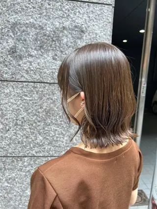 ミディアム カラー ノイシキ サキのヘアスタイル