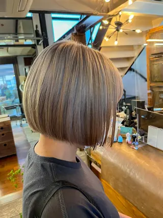 ショート カラー NAGON STYLE  MICI所属・佐藤 美聡のヘアスタイル