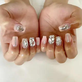 ネイル 💎🐰 saki. m 🐰💎のネイルデザイン