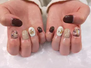 ネイル R'well所属・はばすみれ🎀ﾈｲﾙ 光ﾌｪｲｼｬﾙ ﾍｱのネイルデザイン