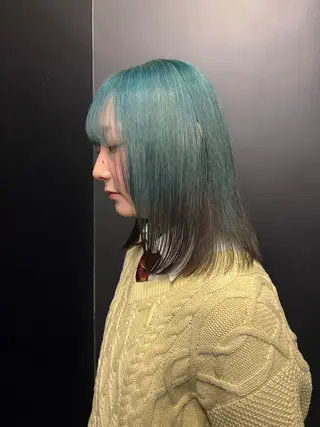 ミディアム カラー HIKARI🐈‍⬛ レイヤー×デザインのヘアスタイル