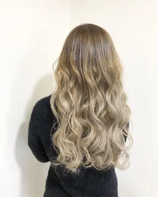 ロング ヤマグチ ヒカルのヘアスタイル