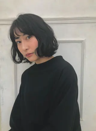ミディアム カラー 小林 愛花のヘアスタイル