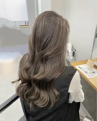 ロング カラー ミルクティーベージュ ❤︎レイヤー　MIAのヘアスタイル