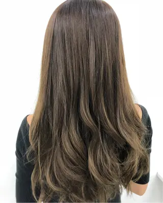 ロング 縮毛矯正/髪質改善 継続する美髪のヘアスタイル