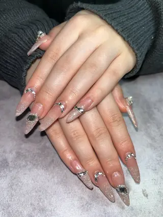 ネイル rino  nail所属・坂 しおのネイルデザイン