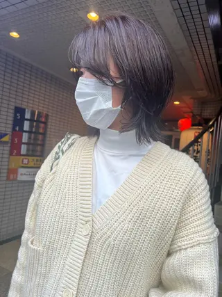 カラー 秋山 聡子のヘアスタイル