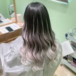 🎼艶感カラー ヘアメ たま🎀のヘアスタイル