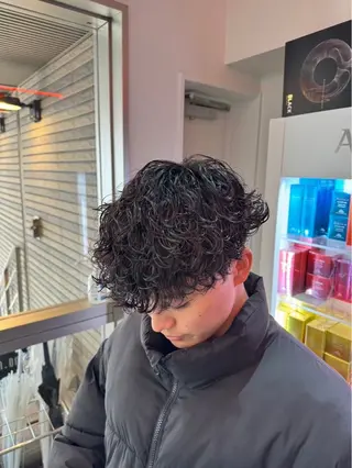 ミディアム カラー パーマ メンズ メンズパーマ特化 🔥韓国ヘア職人🔥のヘアスタイル