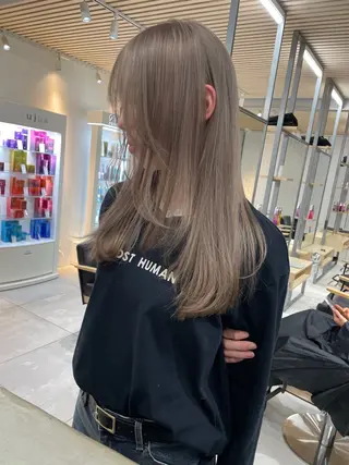セミロング カラー 透明感/グレージュ/ ミルクティー/ユウトのヘアスタイル