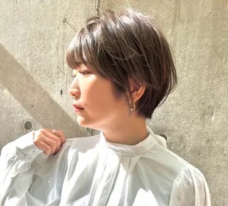 ショート カラー 樋口 美咲のヘアスタイル