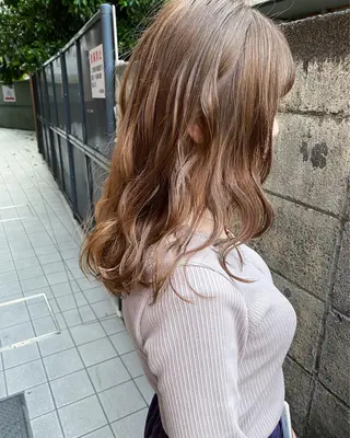 セミロング カラー 髪質改善、エクステ 山口卓哉のヘアスタイル