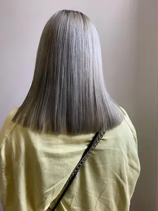 セミロング カラー サカグチユキナ 【tocca】のヘアスタイル