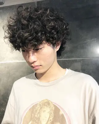 パーマ ヘアアレンジ メンズ ainico+所属・メンズ特化✂️栗原 侑也のヘアスタイル