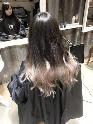 セミロング ロング カラー パーマ メンズハイトーン メンズバレイヤージュのヘアスタイル