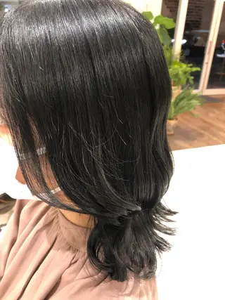 カラー 山崎 和花のヘアスタイル