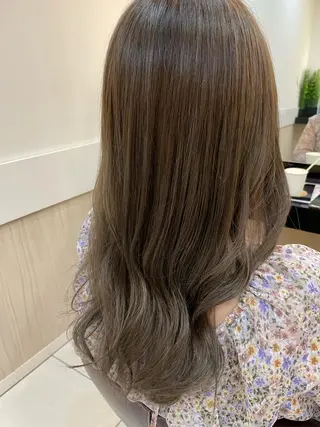 カラー 内田温子大人女性 ハイライト、ボブのヘアスタイル