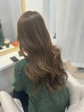 ロング カラー 赤み無し柔らかカラー 【梅田】madokaのヘアスタイル