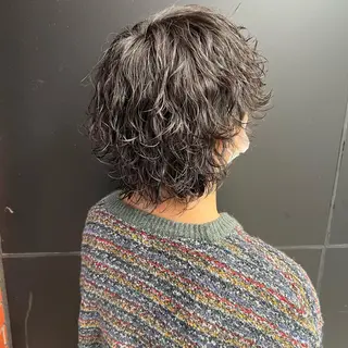 セミロング パーマ 豊崎 佑輔のヘアスタイル