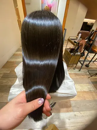 セミロング 美髪.艶髪.髪質改善 LoLo.サリのヘアスタイル