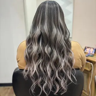 ロング カラー DEST ゆりかのヘアスタイル