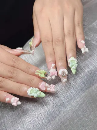 ネイル Lee Nailsのネイルデザイン