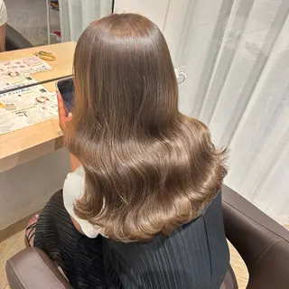 ロング カラー FRAME+なんば駅前店所属・砂野 真璃奈のヘアスタイル
