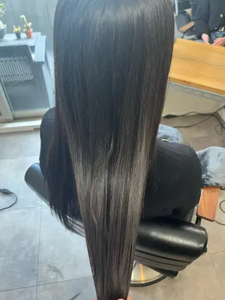 セミロング OFF YUYAのヘアスタイル