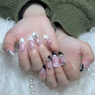 ネイル RAFFINE 月🦋🩵のネイルデザイン