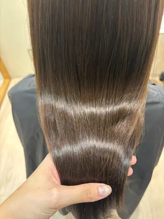 カラー 佐治 梨乃のヘアスタイル