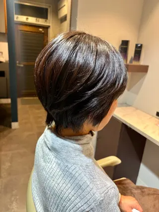 ショート 襟川 彩奈のヘアスタイル