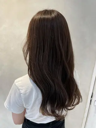 カラー 岩村 彩音のヘアスタイル