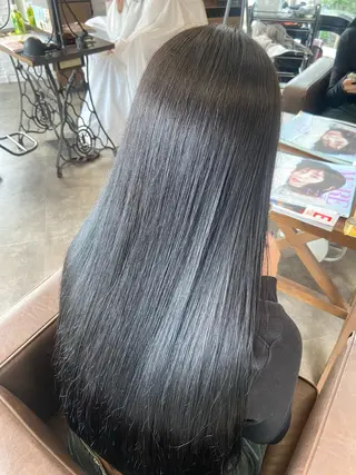 ロング カラー 艶髪矯正|ダイオウ シュナのヘアスタイル