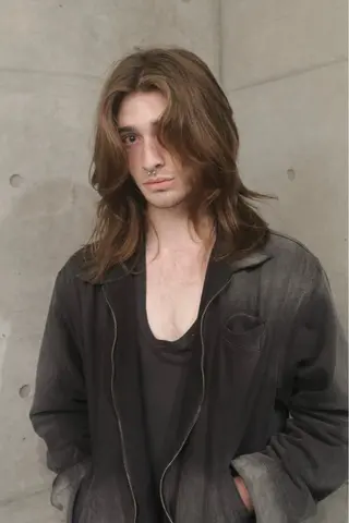 ロング パーマ メンズ レイヤーカットとハイ トーン/HIROKIのヘアスタイル