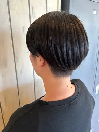 ショート 高津 千慧のヘアスタイル