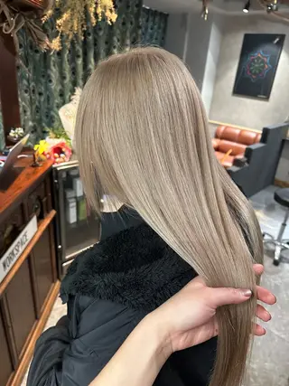 ロング カラー レイヤーブリーチ特化 ホワイト専門/岸のヘアスタイル