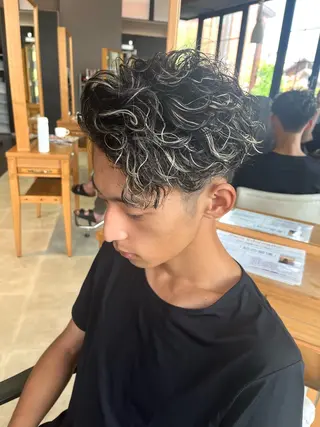 ショート カラー パーマ メンズ ツイスパ✨ウルフ✨が 大得意‼️安田海斗のヘアスタイル