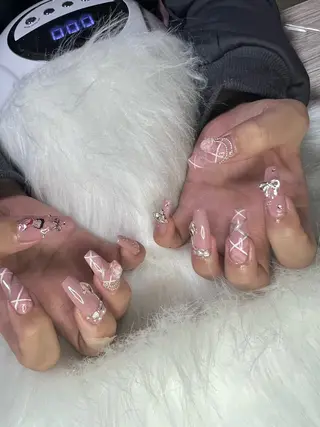 ネイル OPHELIA 𓃛のネイルデザイン