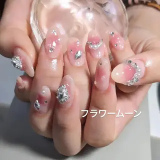 ネイル フラワー ムーンのネイルデザイン