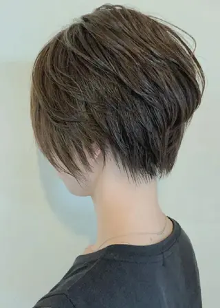 ショート カラー 【大宮】デザイナー Anne 諳 アンのヘアスタイル