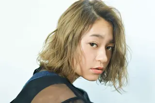 ミディアム カラー 三好 麻美のヘアスタイル