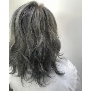 ミディアム カラー 坂西 春果のマツエク・マツパデザイン