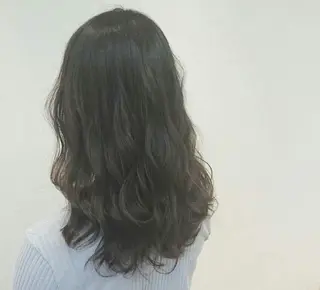 ロング 透明感ハイライト◎ 伊藤夏海のヘアスタイル