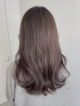 ミディアム カラー レイヤーカット 透明感カラーのヘアスタイル